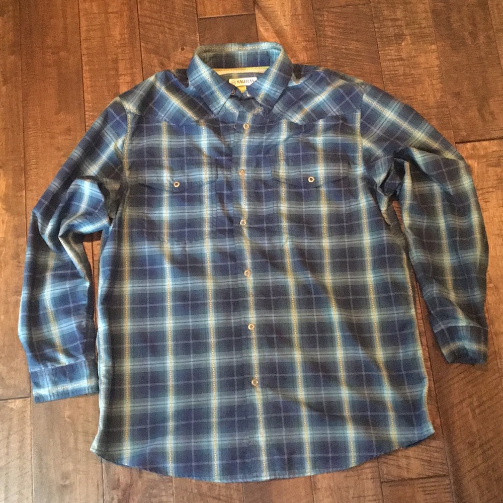 Magellan Outdoor Shirt (M) Adventure Gear